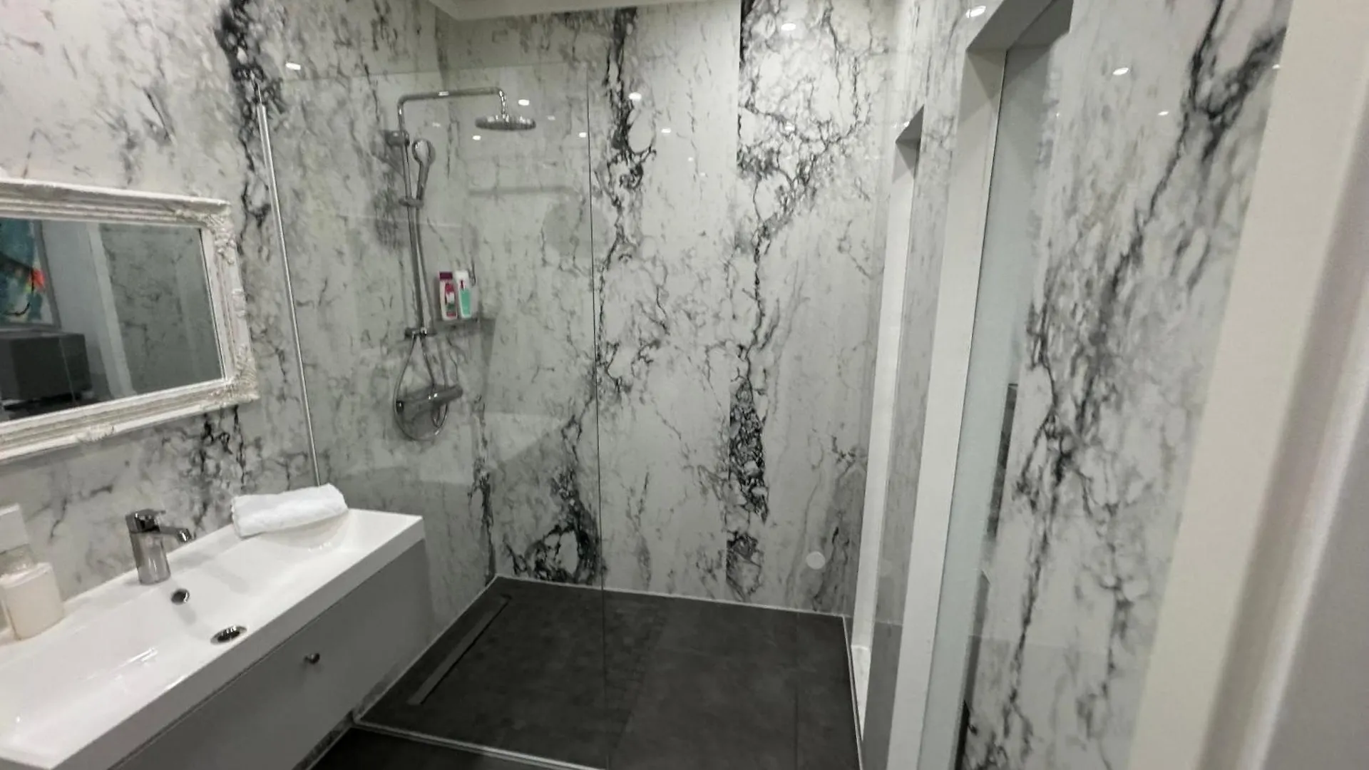 Design Apartment In The Centre Of Vienna